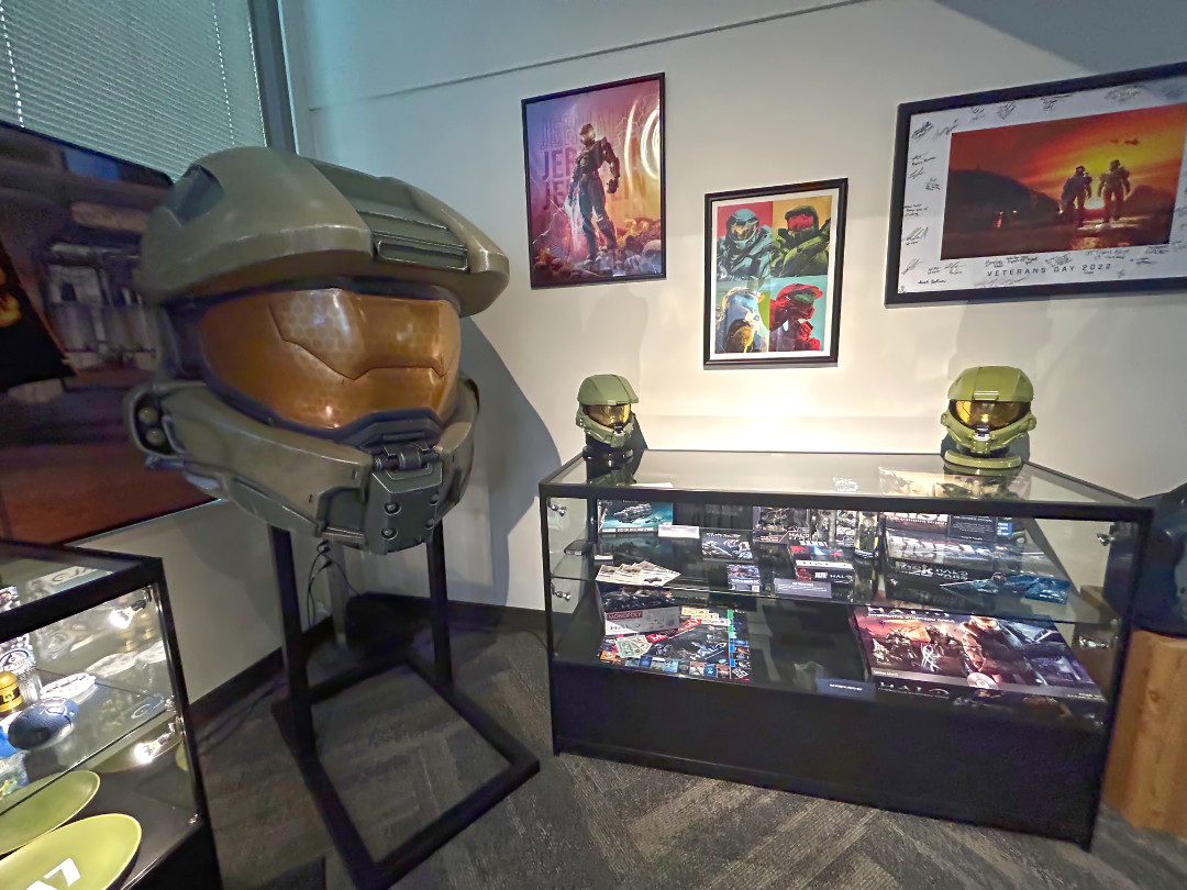 Big Master Chief helmet and Halo posters