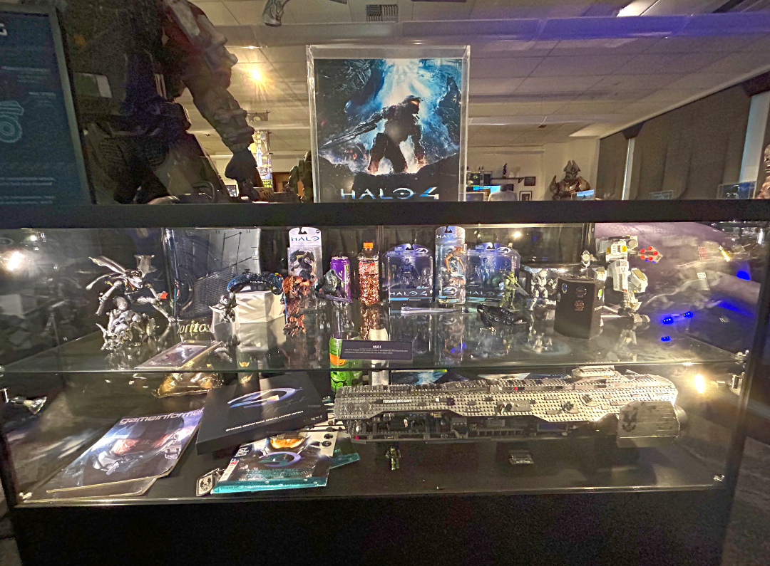 Halo 4 shelf