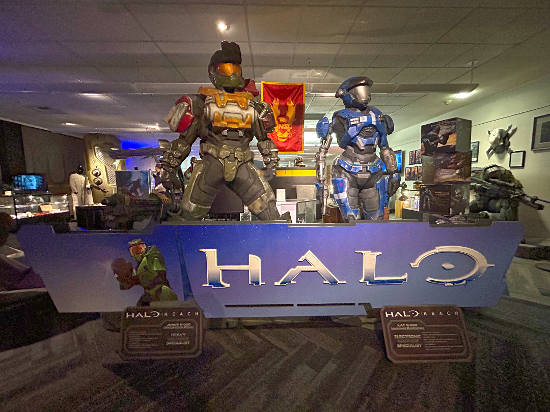 Halo sign with Jorge and Kat from Halo Reach