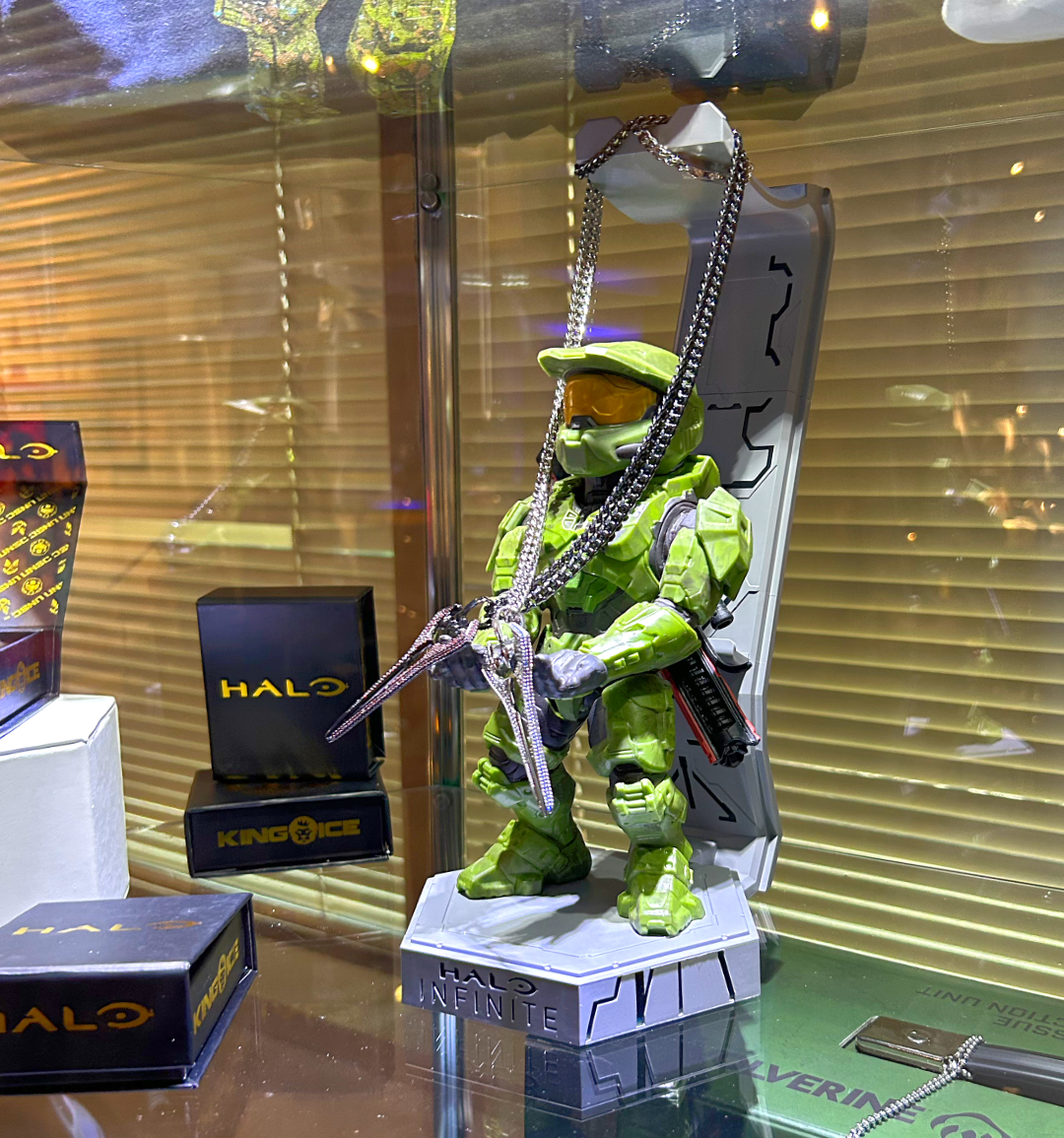 Halo King Ice collaboration on a Master Chief statue