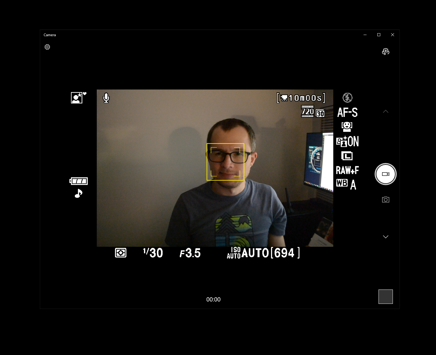 Nikon D3100 live view, seen in the Windows camera app