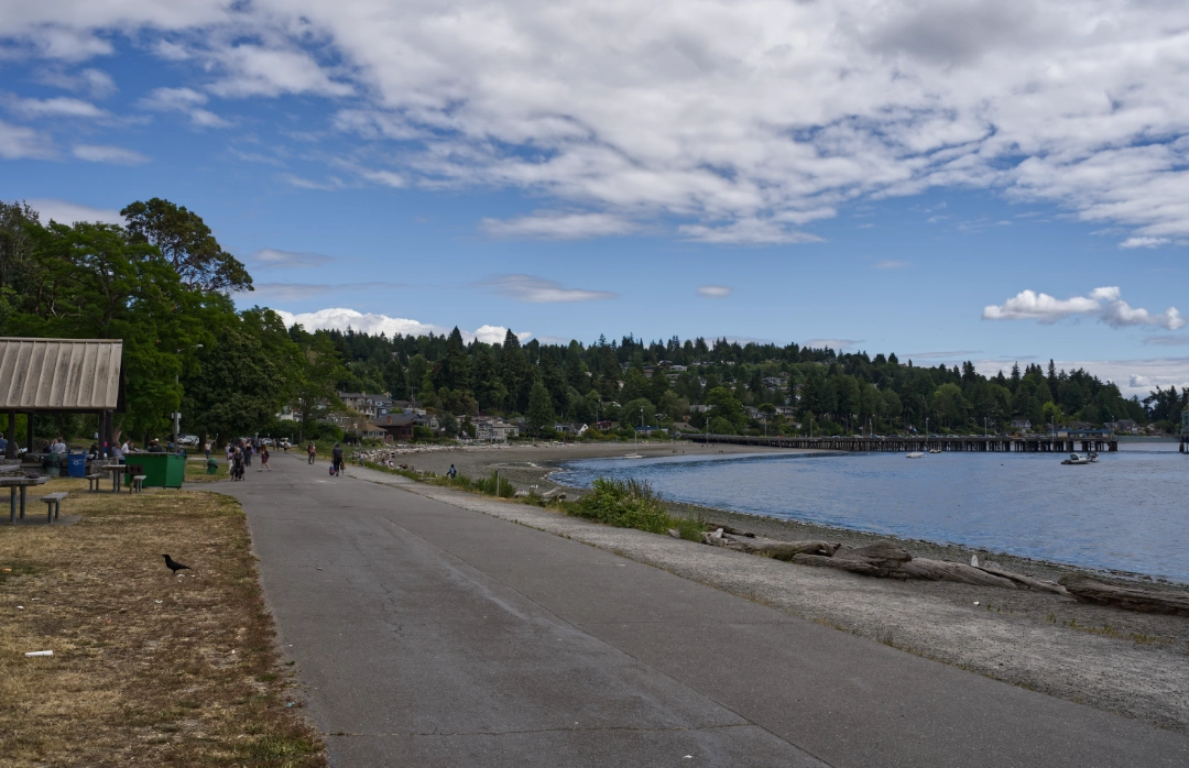 Beach trail along Lincoln Park in West Seattle.