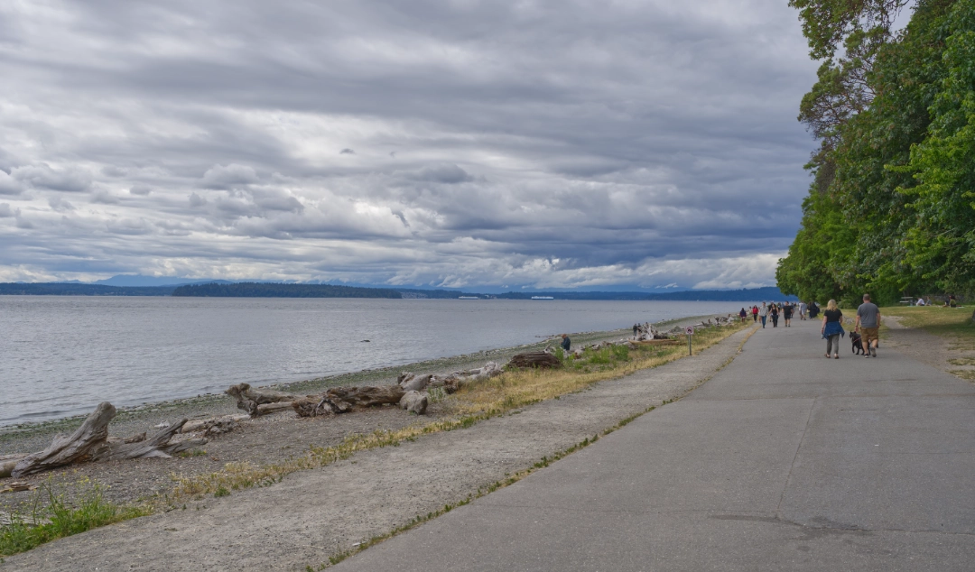 Beach trail along Lincoln Park in West Seattle.